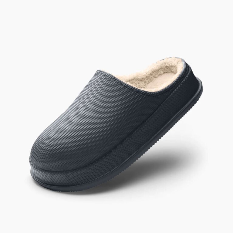 Slip-resistant house shoes