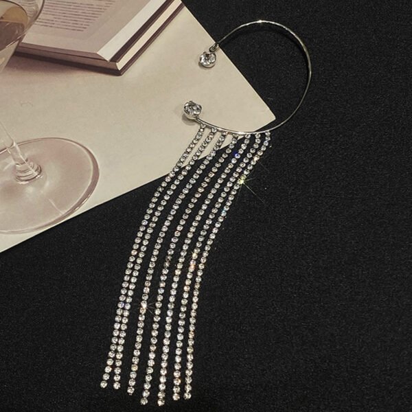 8c8a0717-daed-4458-aceb-95f3d15d6057.jpg Fashionable And Simple Long Tassel Earrings – Lightweight Boho Elegance!