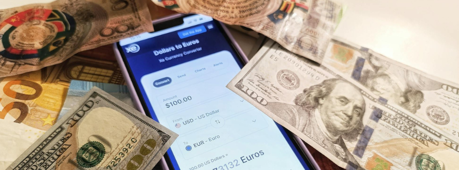 corrency converter by UMA media on